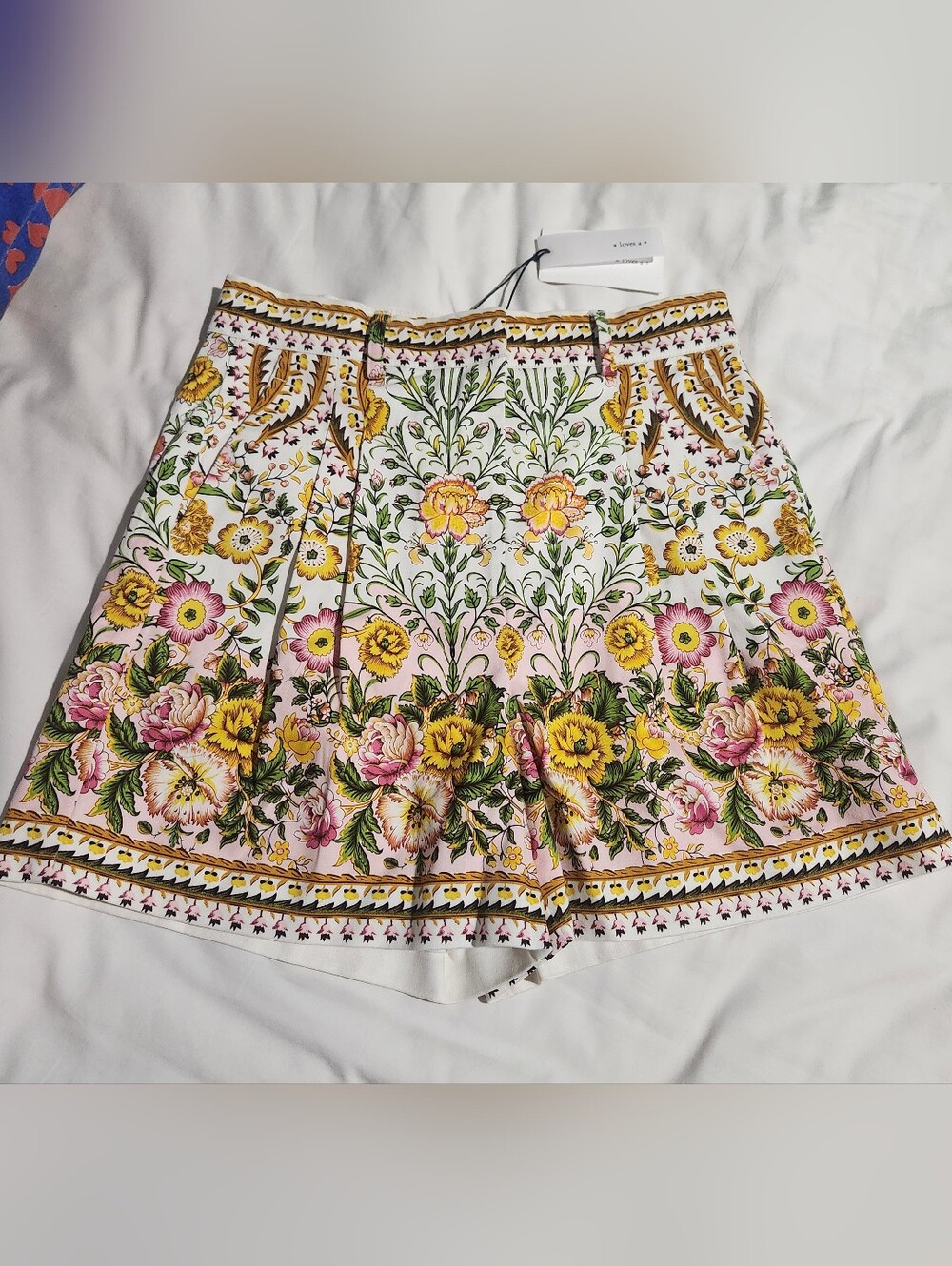 NWT Gorgeous A Loves A  Floral Shorts